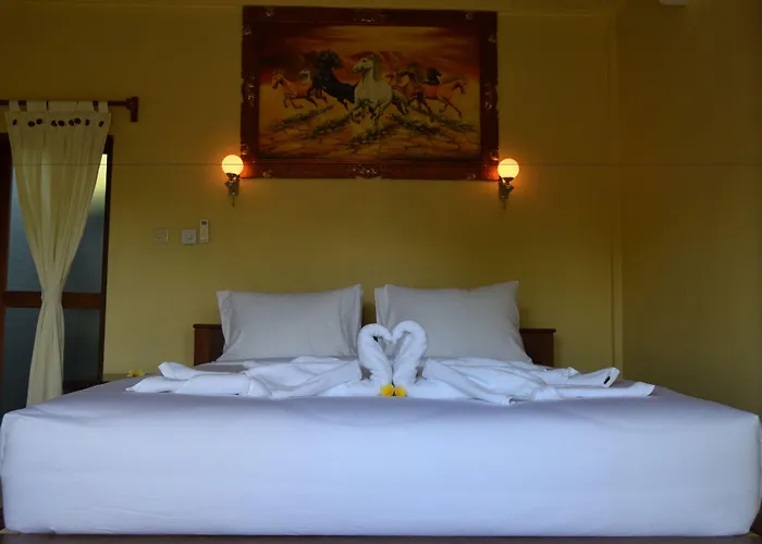 Menjangan Sari ゲストハウス 4*