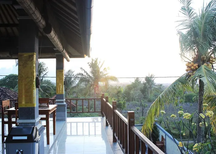Guest house Menjangan Sari 4*
